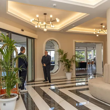 Splendide Riviera Boutique Art راباللو